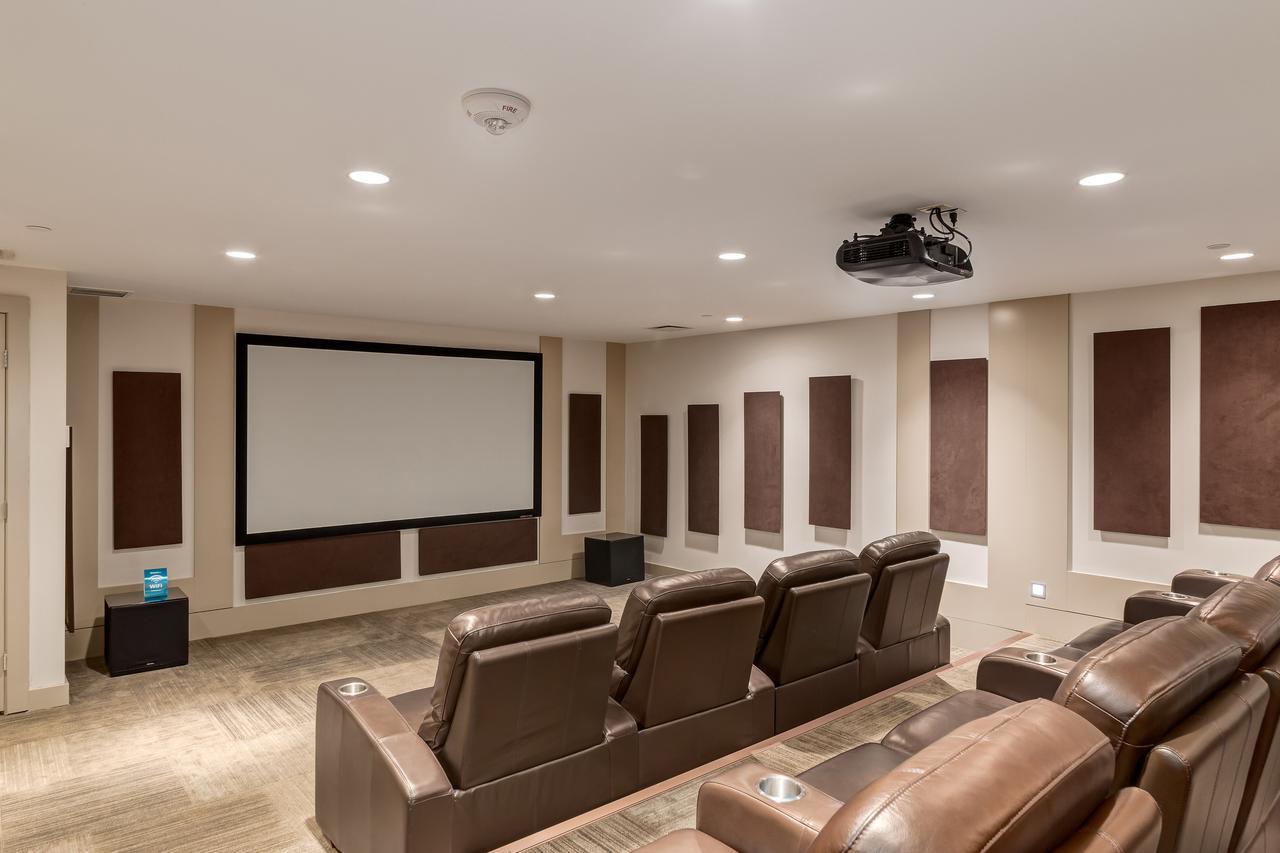 Apartment Westmount By Corporate *